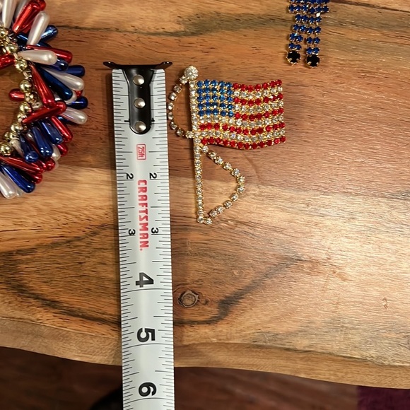 Red white blue patriotic USA flag & soldier broach (2) w/ gold back & bracelets - Picture 12 of 16